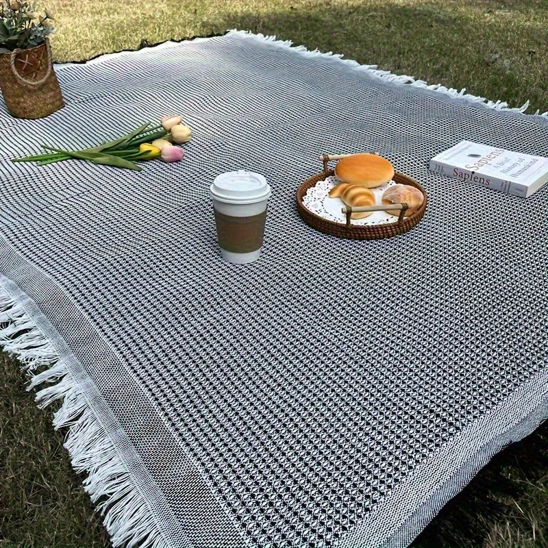 Camping Blanket, Picnic Mat, Durable, Lightweight, Waterproof, Hand Washable, Suitable for Outdoor Use on Lawns and Tents